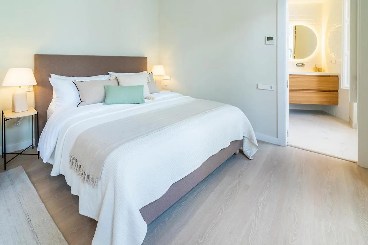 Cordoba Home Center Suites & Free Private Parking Apartment